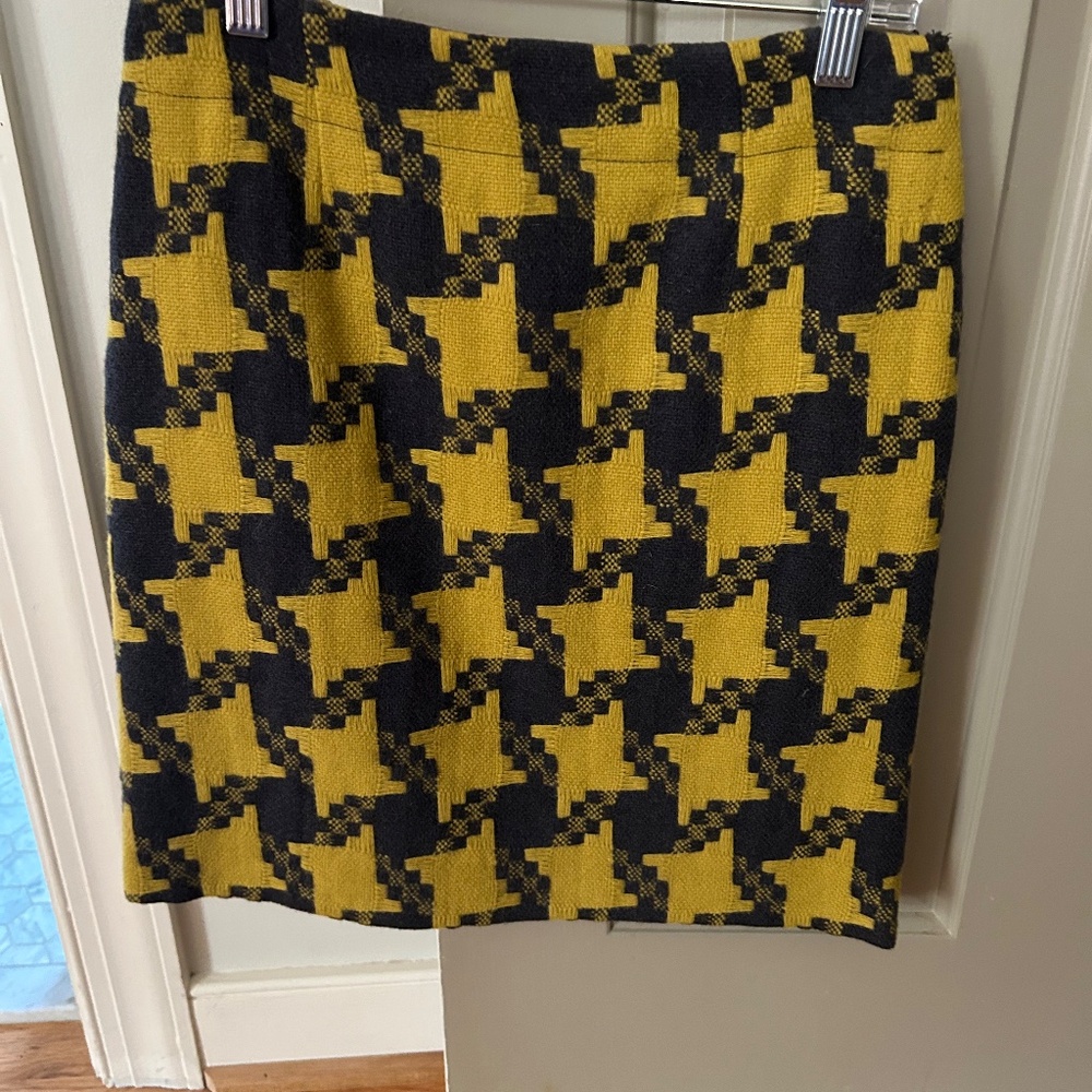 Boden Houndstooth Skirt with Back Pockets Size 2 - Picture 2 of 5